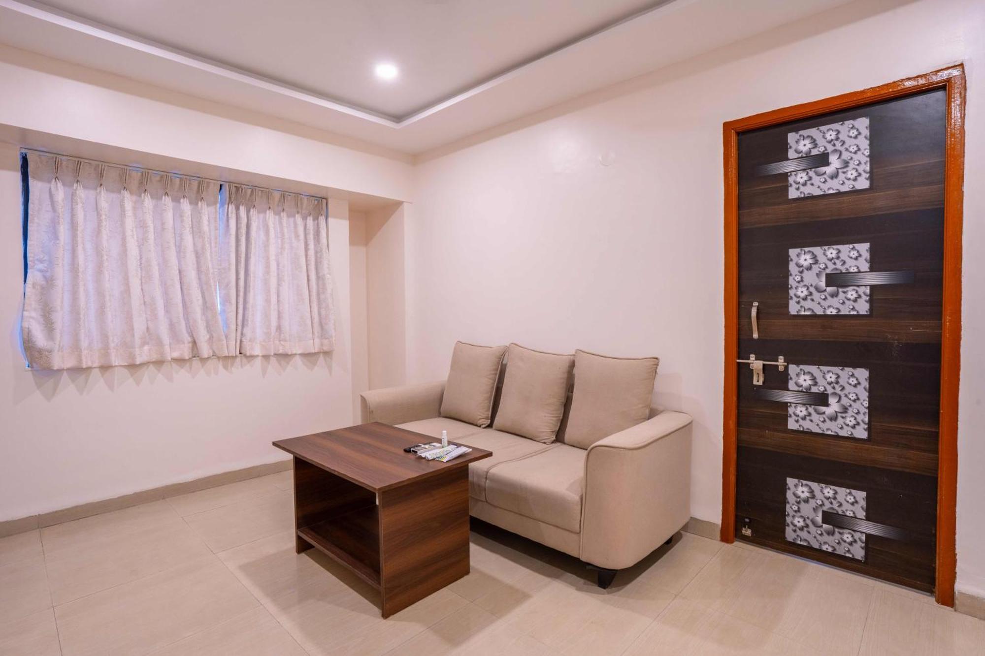 Treebo Royal Comfort Atithi Пюн Екстериор снимка